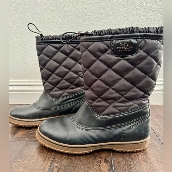 Coach Samara Quilted Boots Womens size 8 preloved - Picture 4 of 5